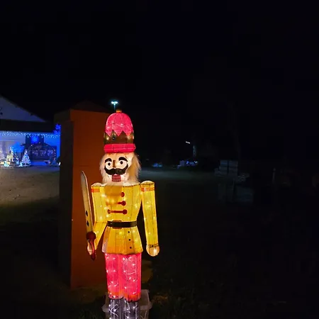 בית הארחה Du Daudou Piscine Jacuzzi Partages 3*