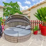 Privative Avec Piscine Et Jacuzzi. 3*