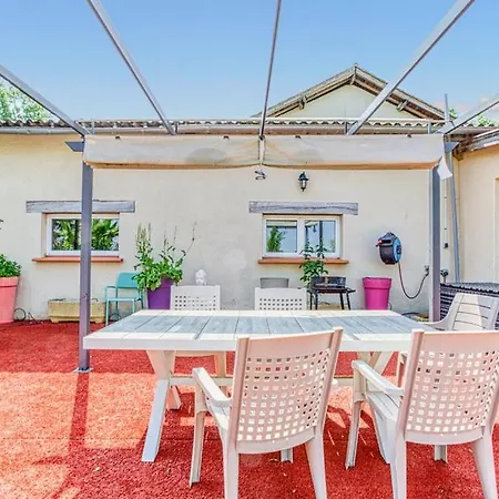Privative Avec Piscine Et Jacuzzi.